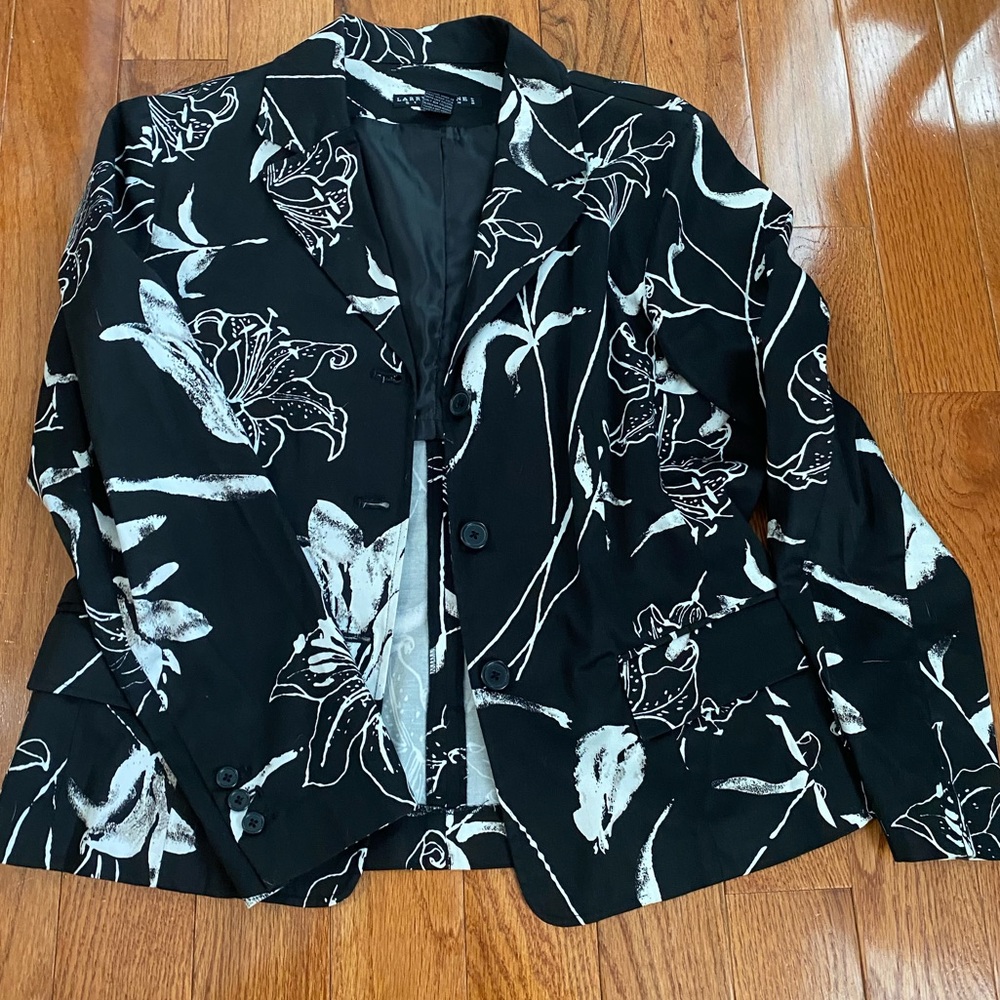Larry Levine Black and White Floral Blazer